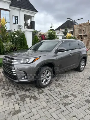 Toyota Highlander XLE SUV 2015