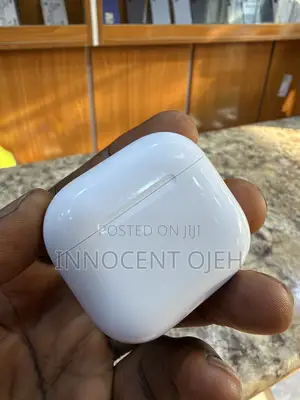 Apple AirPods 5 - Used