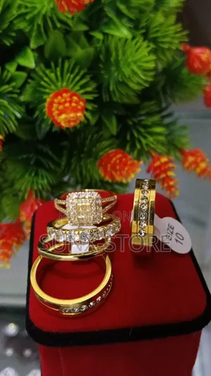 Gold Replica Wedding Ring Set