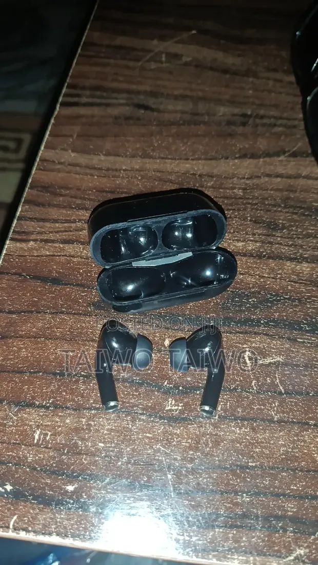 Oraimo Bluetooth Earphones (Used) - 1