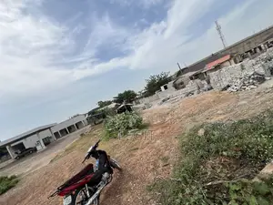 Filin Kasuwanci 3,716 SQM Kusa da NNPC Mega Station, Minna