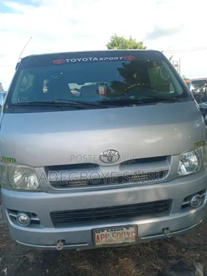Toyota HiAce 2011 Bas - Grey