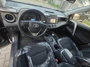 Toyota RAV4 LE SUV AWD 2014