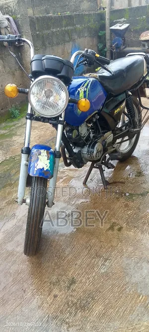 TVS HLX 125 Motorcycle 2023 Blue