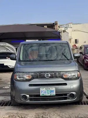 Nissan Cube Krom Hatchback 2009