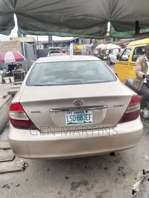 Toyota Camry LE V6 Sedan ta 2004
