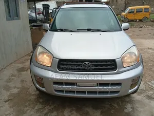 Toyota RAV4 2004 Baki