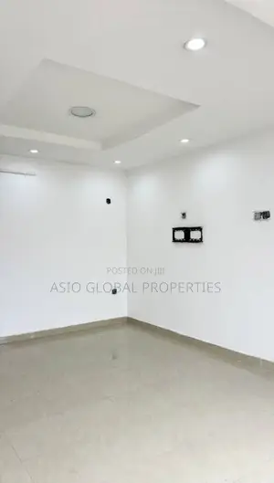 Sabbin Wuraren Kasuwanci don Hayarwa, Lekki Phase 1