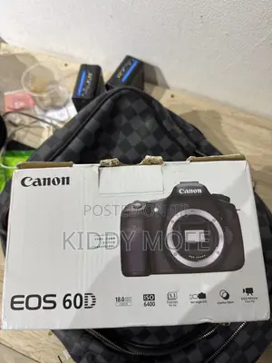 Canon EOS 60D DSLR Camera with Lens
