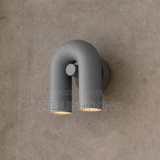 LED Wall Bracket with 360 Rotation - 1