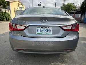 Hyundai Sonata GLS Sedan 2013 - Launin Launuka