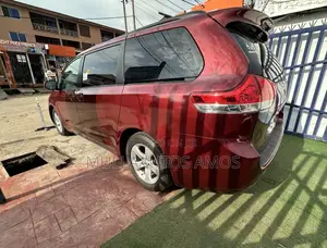 Toyota Sienna LE 2011 Mai Zama 8 - Ja