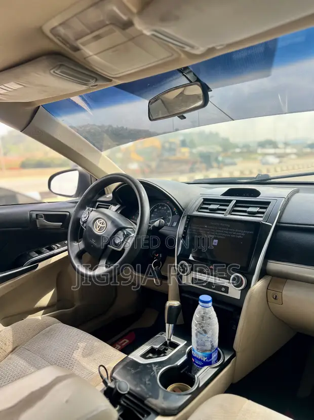 Toyota Camry 2013 Grey - 1