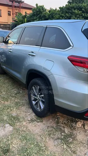 Toyota Highlander XLE 2019 Foreign Used