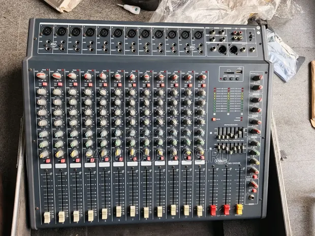 Titanic 12 Channel Analog Mixer da Akwati na Jirgin Sama - 1