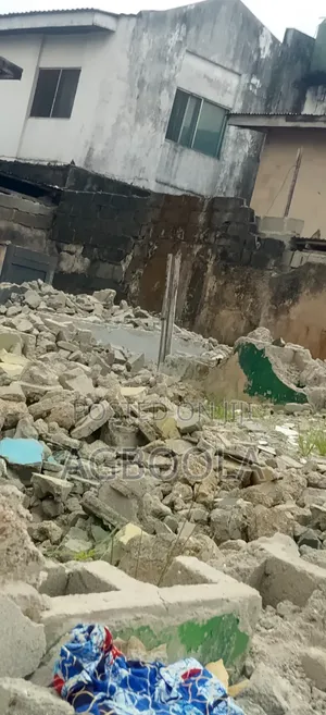 Filin 450 SQM Na Kusurwa Don Siyarwa, Oshodi