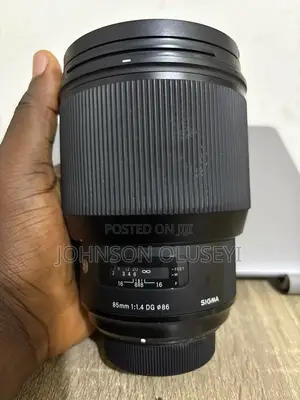 Sigma 85mm f/1.4 Lens