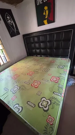 6x6 Bedframe & 10-inch Mouka Foam (An Amfani)