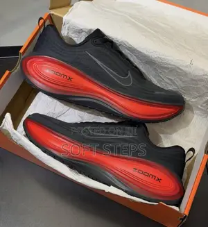 Nike Vomero Plus Sneakers
