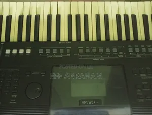 Yamaha PSR-E463 Electronic Keyboard