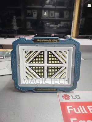 Suntrick Solar Flood Light with 3 Detachable Panels