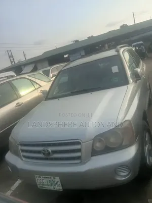 2003 Toyota Highlander Base FWD SUV - Silver