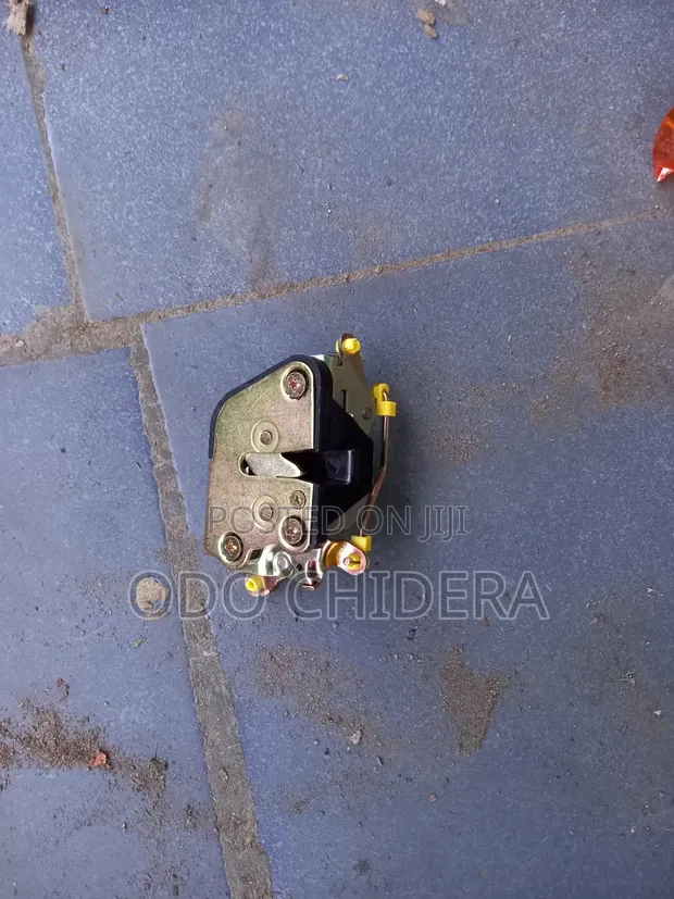 Toyota Coaster Front Door Handle Assembly - 1