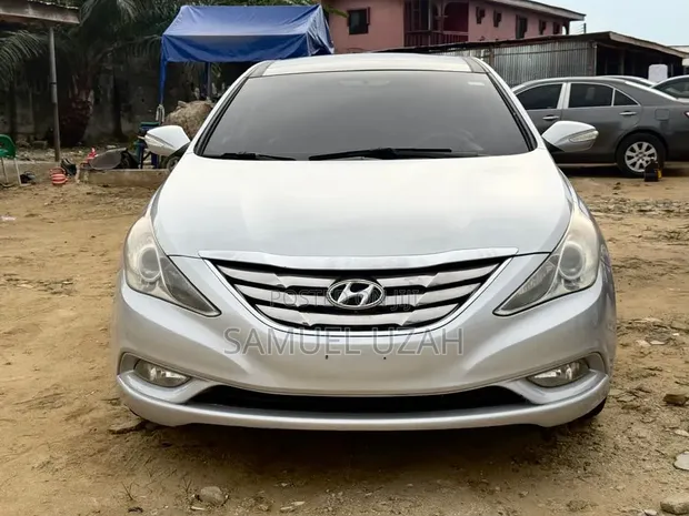 Hyundai Sonata 2013 Silver - 1