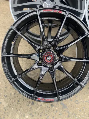 Ingantattun Bakaken Rims na Alloy masu Girman Inci 18