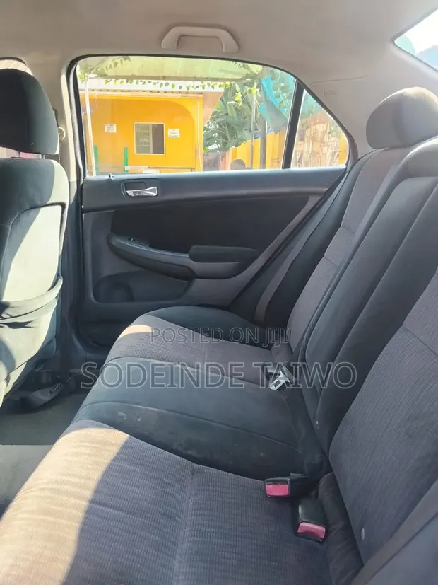 Honda Accord 2005 Silver Automatic - 1