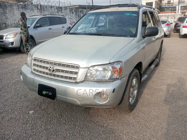 Toyota Highlander 2004 SUV - Grey - 1