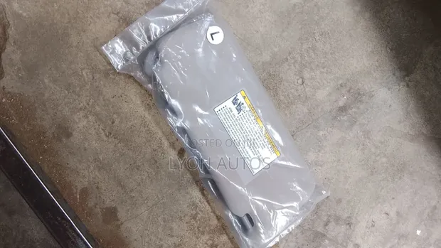Toyota Venza Sunshade - 1