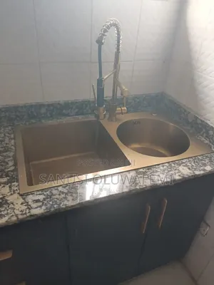 6-Bedroom Duplex don haya a Opebi, Ikeja