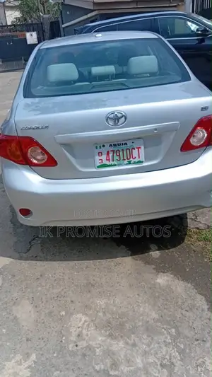 Toyota Corolla 2010 Silver