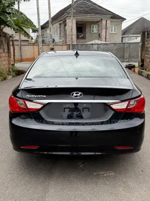 Hyundai Sonata SE Sedan FWD 2.4L Baka 2013