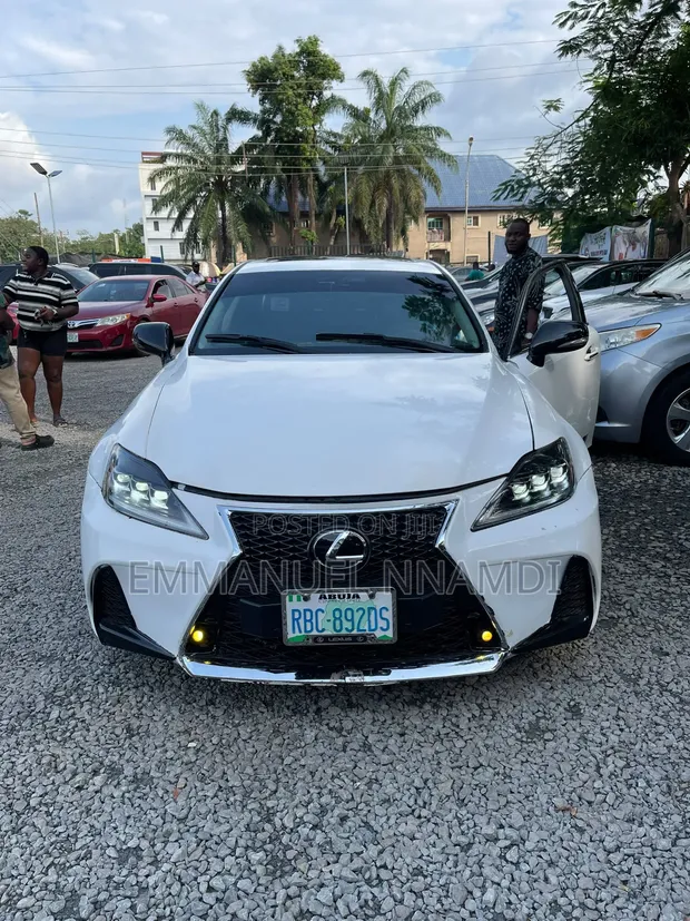 Lexus IS 250 Automatic 2010 White - 1