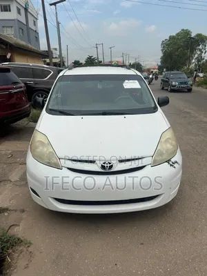 Toyota Sienna 2005 Fari
