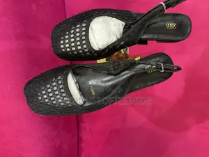 Takalmi na Mata na Adidas masu hana zamewa