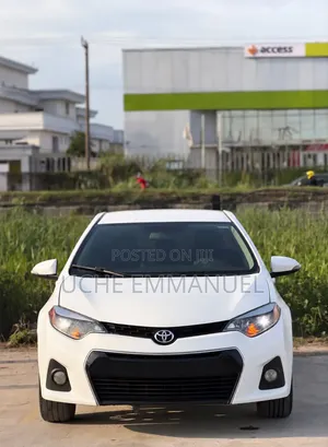 Toyota Corolla 2015 Fari