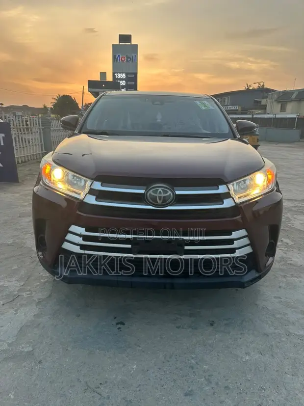 2019 Toyota Highlander Red - 1