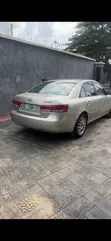 Hyundai Sonata 2008 Zinariya - 1