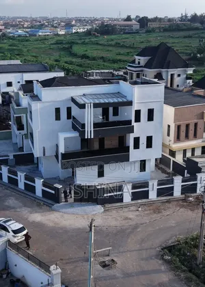 5-Bedroom Modern Duplex/Triplex for Sale in Carlton Gate Estate, Ibadan
