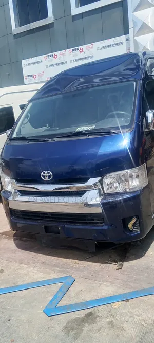 Toyota HiAce 2015 Bus - Direct Belgium