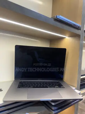 Apple MacBook Pro 2019 15" Intel Core i7 16GB RAM 512GB SSD