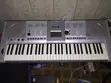 Gaskiyar Yamaha PSR-E403 Keyboard - Titanium Silver (Na Biyu) - 1