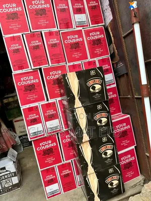 Four Cousins Red Wine - 12 Bottles