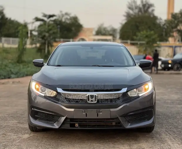 Honda Civic 2016 Gray - 1