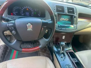 Toyota Crown 2011 Black