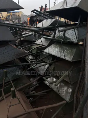 Heavy-Duty Construction Wheelbarrow