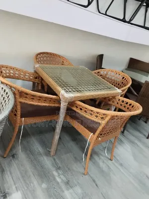 Modern 4-Seater Brown Synthetic Rattan Patio Dining Set